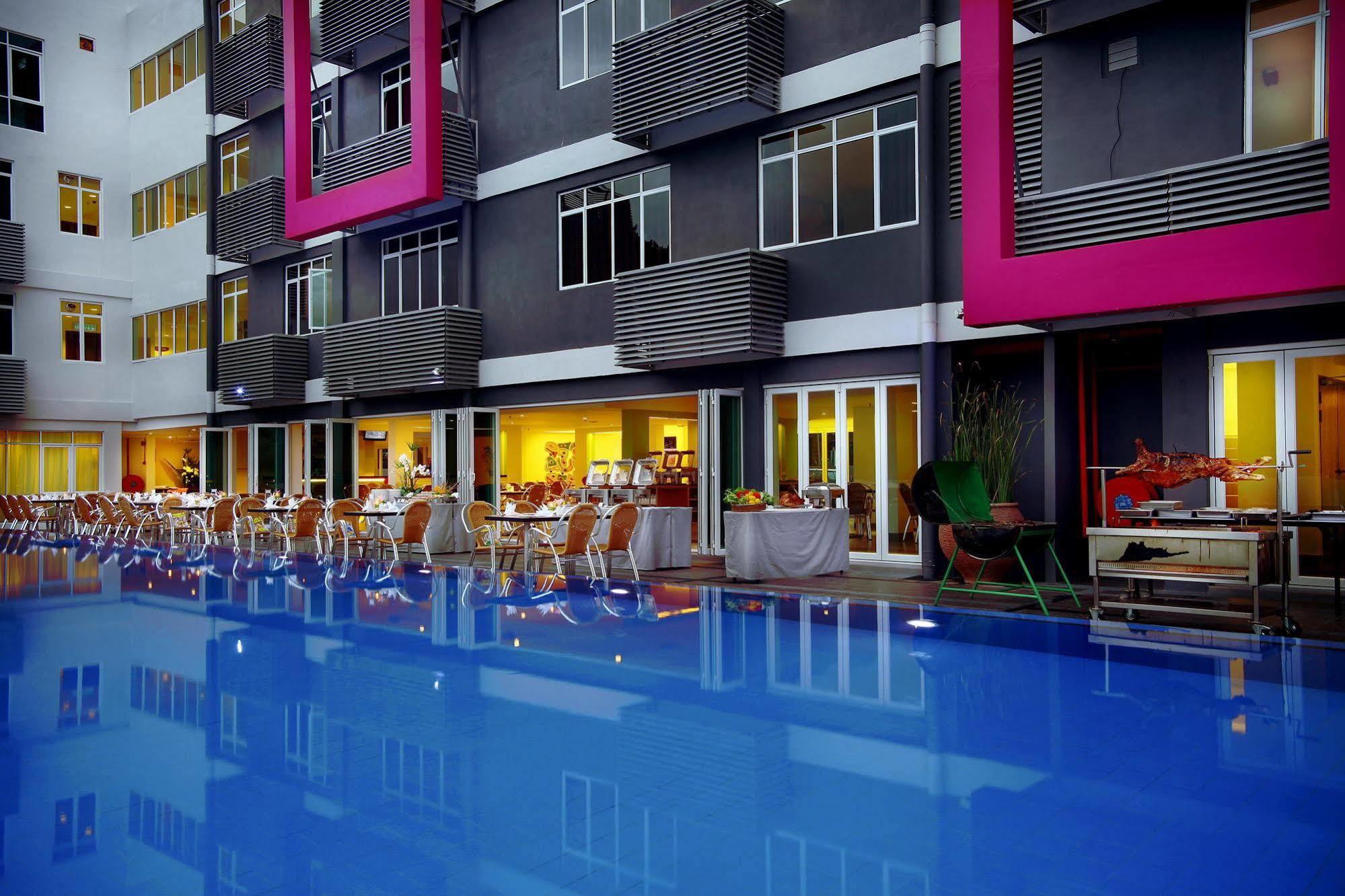 Favehotel Cenang Beach 浮罗交怡 外观 照片